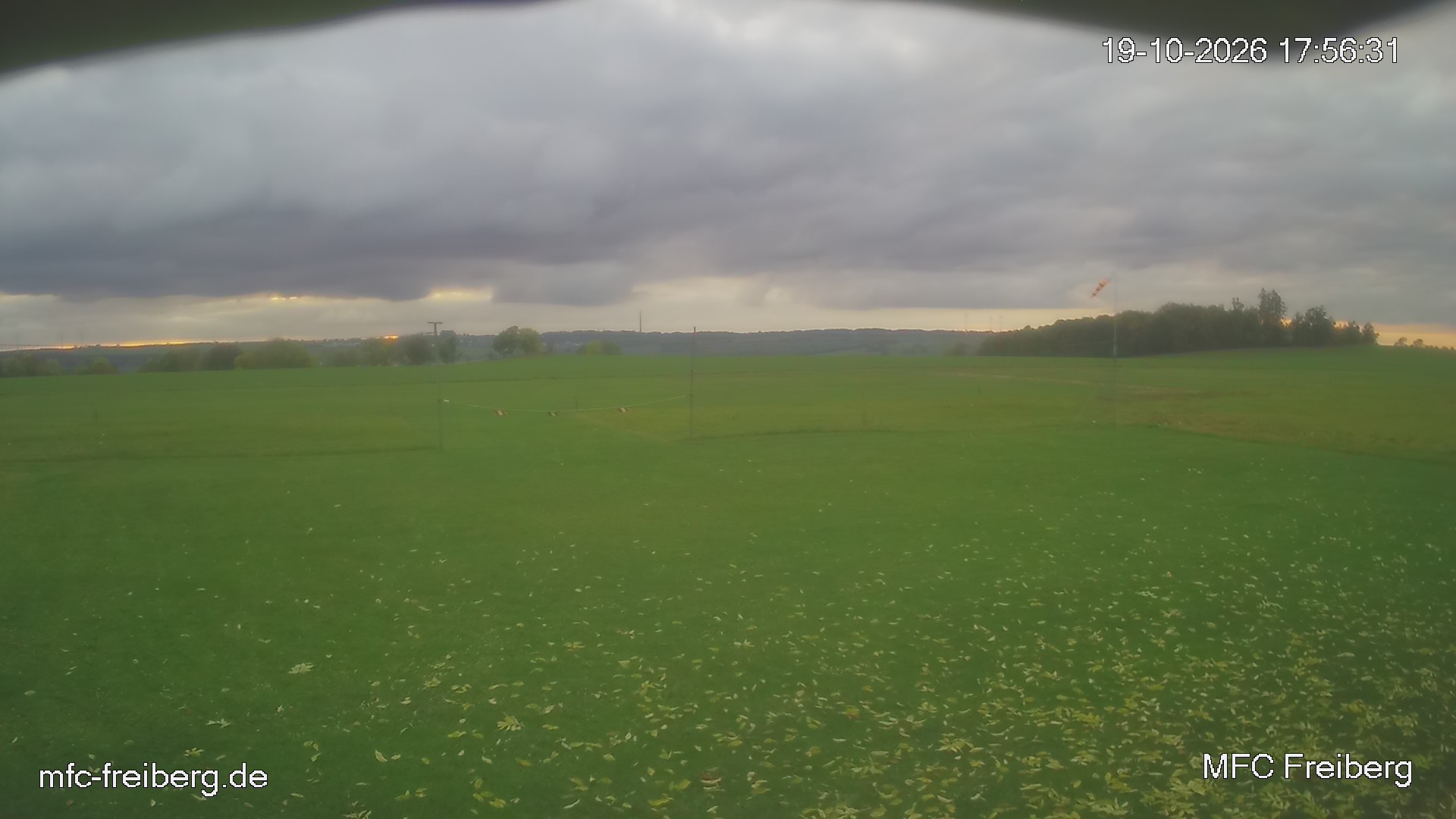MFC Freiberg Flugplatz Webcam mfc-freiberg-flugplatz-webcam-2026-10-19-17-57.jpg Webcam vom Flugplatz Weissenborn Modellflugsportverein Freiberg