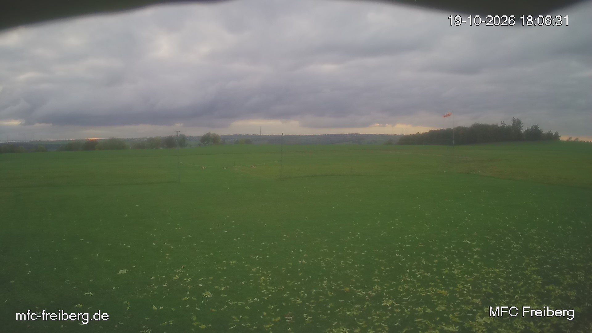 MFC Freiberg Flugplatz Webcam mfc-freiberg-flugplatz-webcam-2026-10-19-18-09.jpg Webcam vom Flugplatz Weissenborn Modellflugsportverein Freiberg