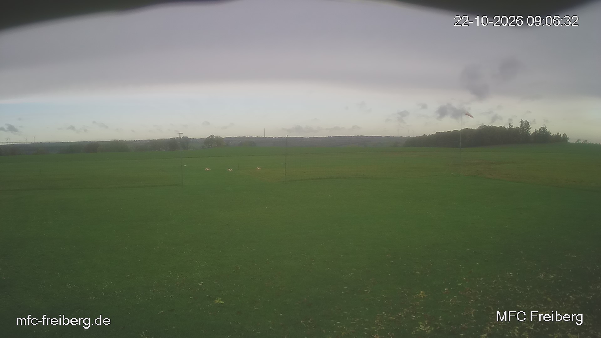 MFC Freiberg Flugplatz Webcam mfc-freiberg-flugplatz-webcam-2026-10-22-09-09.jpg Webcam vom Flugplatz Weissenborn Modellflugsportverein Freiberg