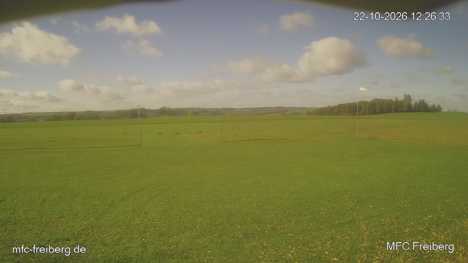MFC Freiberg Flugplatz Webcam mfc-freiberg-flugplatz-webcam-2026-10-22-12-27.jpg Webcam vom Flugplatz Weissenborn Modellflugsportverein Freiberg
